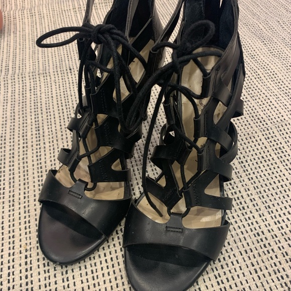 BLACK STRAPPY HEELS - Picture 2 of 4